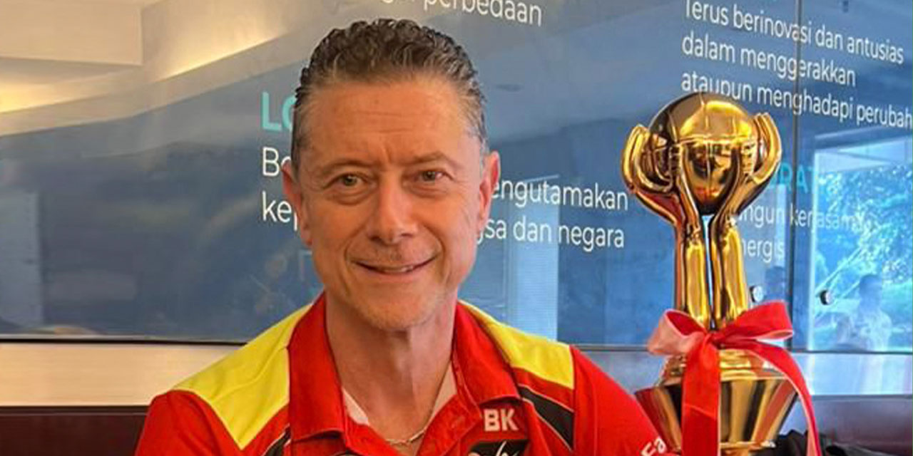 Bülent Karslıoğlu Endonezya'da şampiyon yaptı