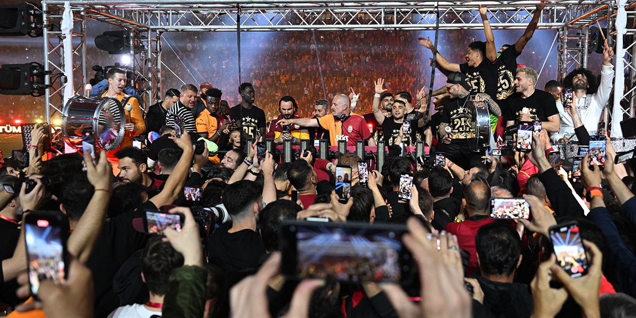 Galatasaray'da şampiyonluk sonrası çıkan kavgayı açıkladı