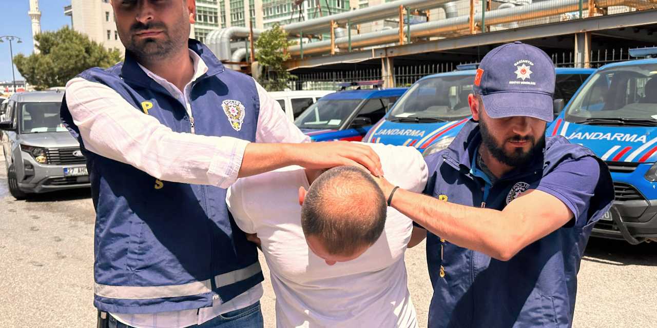 Takside dehşet anları! Gaziantep'te taksi şoförünü bıçaklayan şüpheli yakalandı
