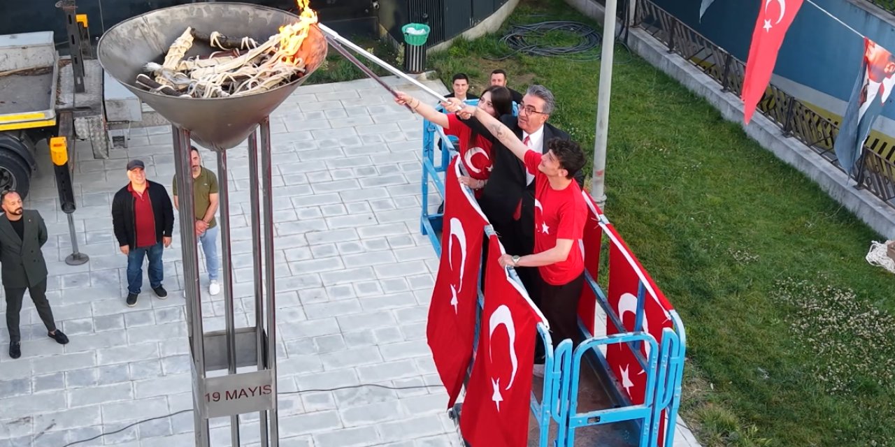 Bayrampaşa’da 19 Mayıs coşkusu: Özgürlük ve demokrasi meşalesi yakıldı