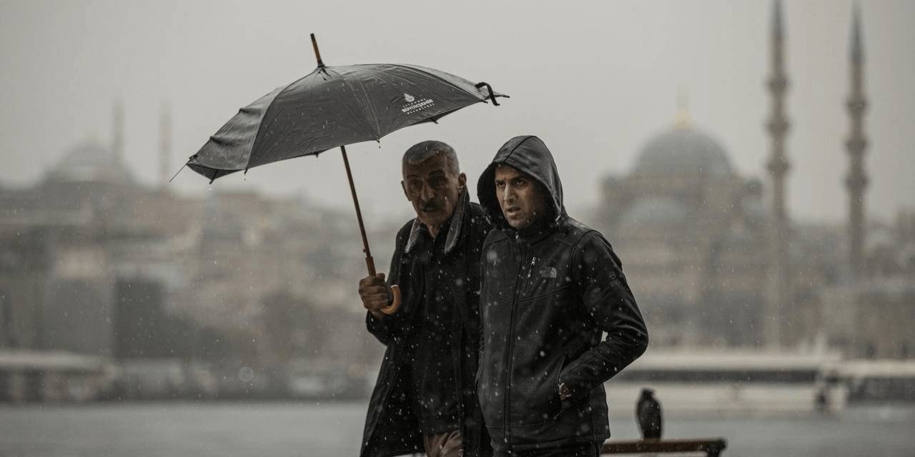 İstanbul'da sıcak havalara sağanak molası! Meteoroloji ve AKOM tarihi açıkladı