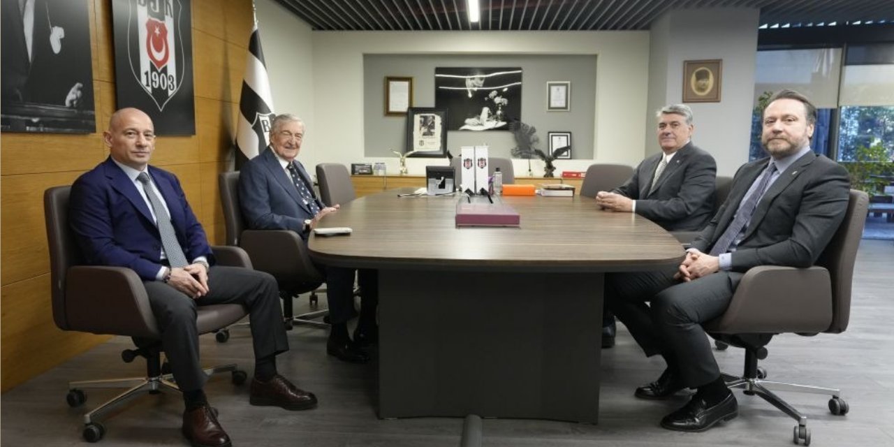 Rahmi Koç'tan heyecanlandıran ziyaret: Muhasebe müdürünü de yanına aldı