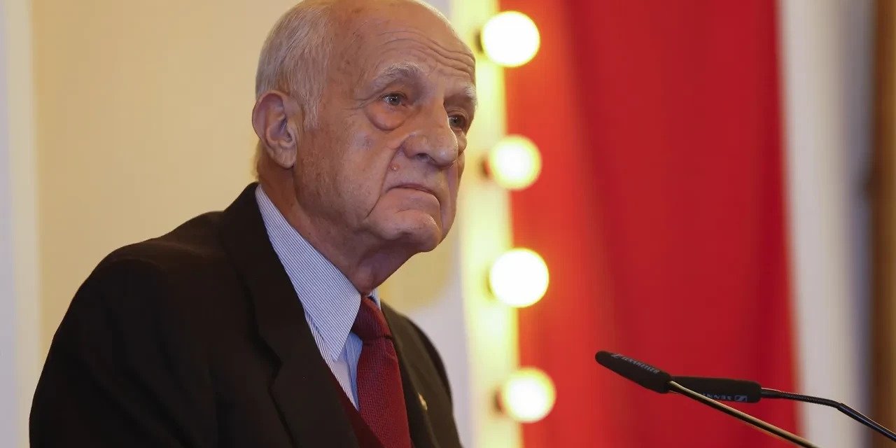 44 yıllık saltanatı bitti: İnan Kıraç'ın yerine gelen isim belli oldu