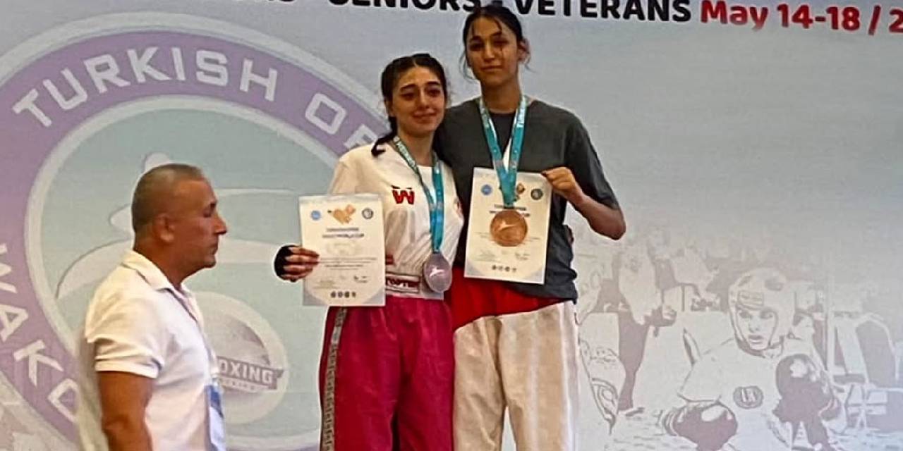 Dünya Kupası'ndan 5 madalya ile döndüler