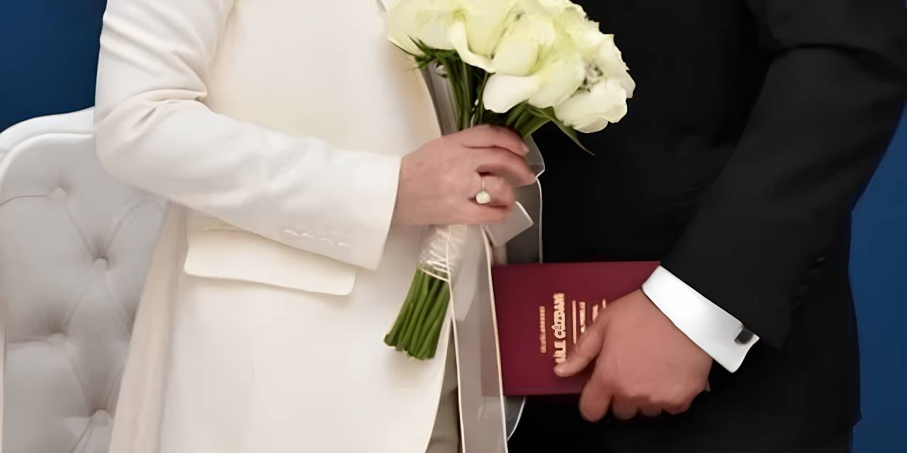 Galatasaray camiasını şaşırtan nikâh: Sessiz sedasız dünyaevine girdi