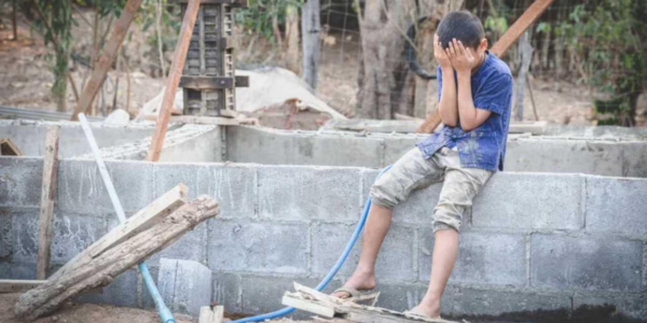 12 yaşındaki çocuk işçi inşaattan düştü: Ağır yaralı çocuk hastaneye de 'çocuk işçi' nezaretinde gitti