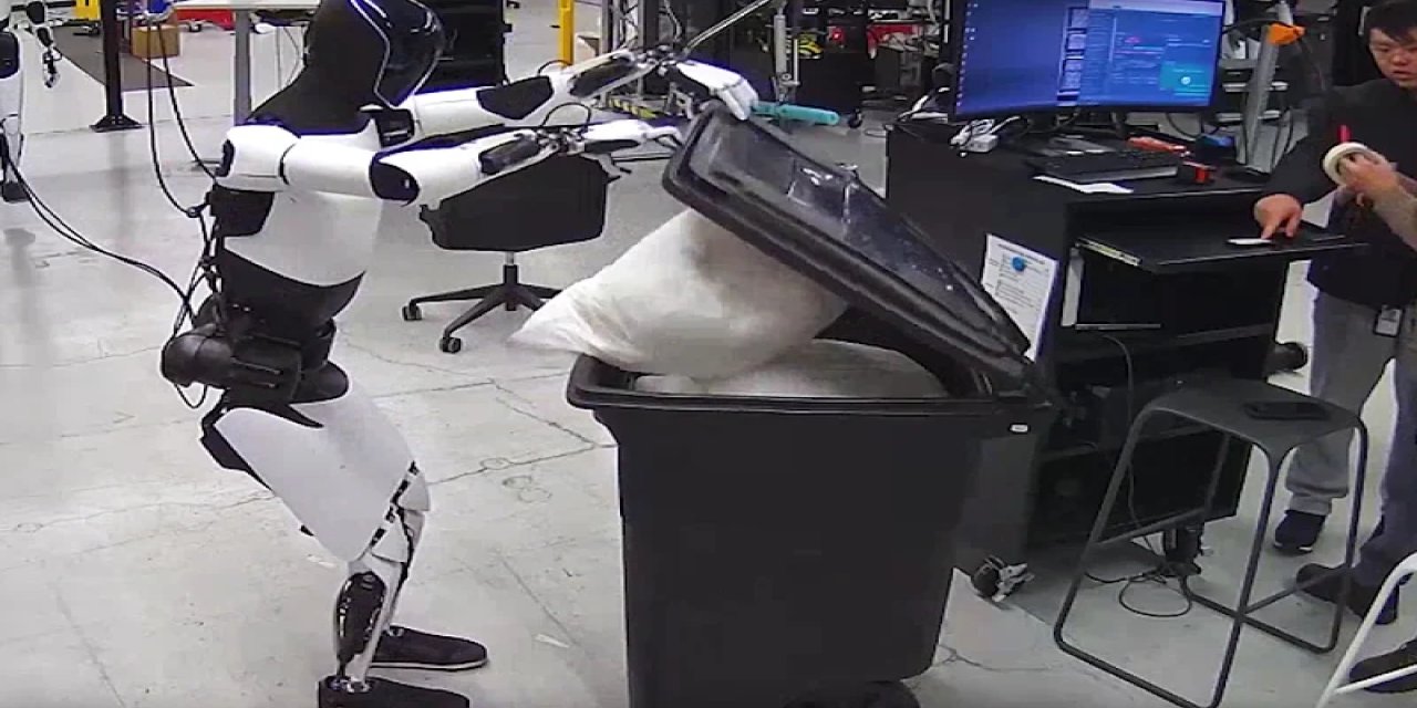 İnsansı robot Optimus yeni becerilerini sergiliyor: Çöpleri çöp kutusuna atıyor, temizlik yapıyor