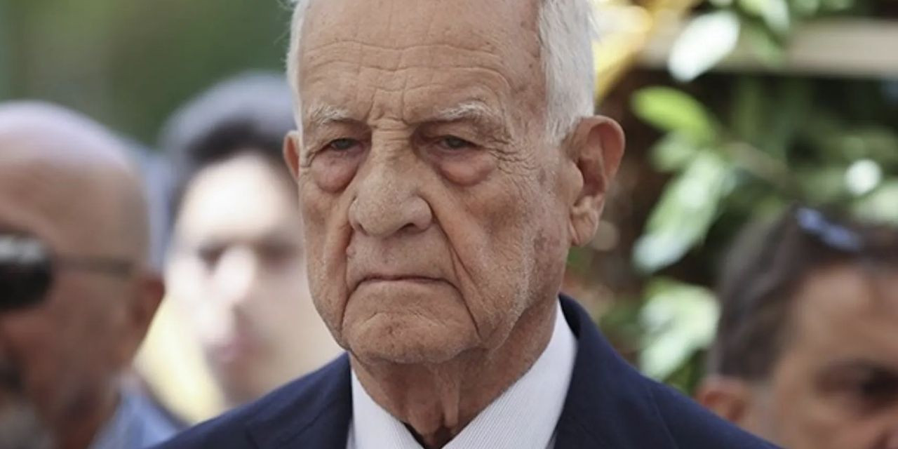 İnan Kıraç kimdir?