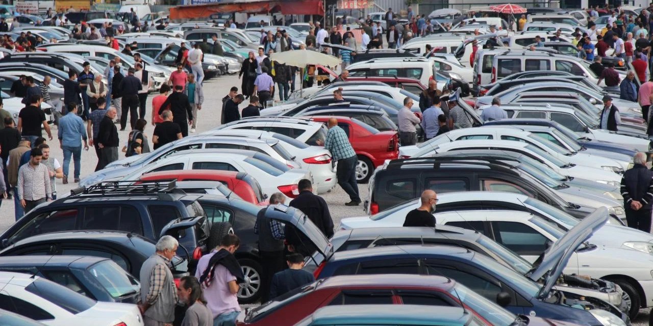 İkinci el otomobil piyasasında fiyatlar geriledi: Talep tavan yaptı!
