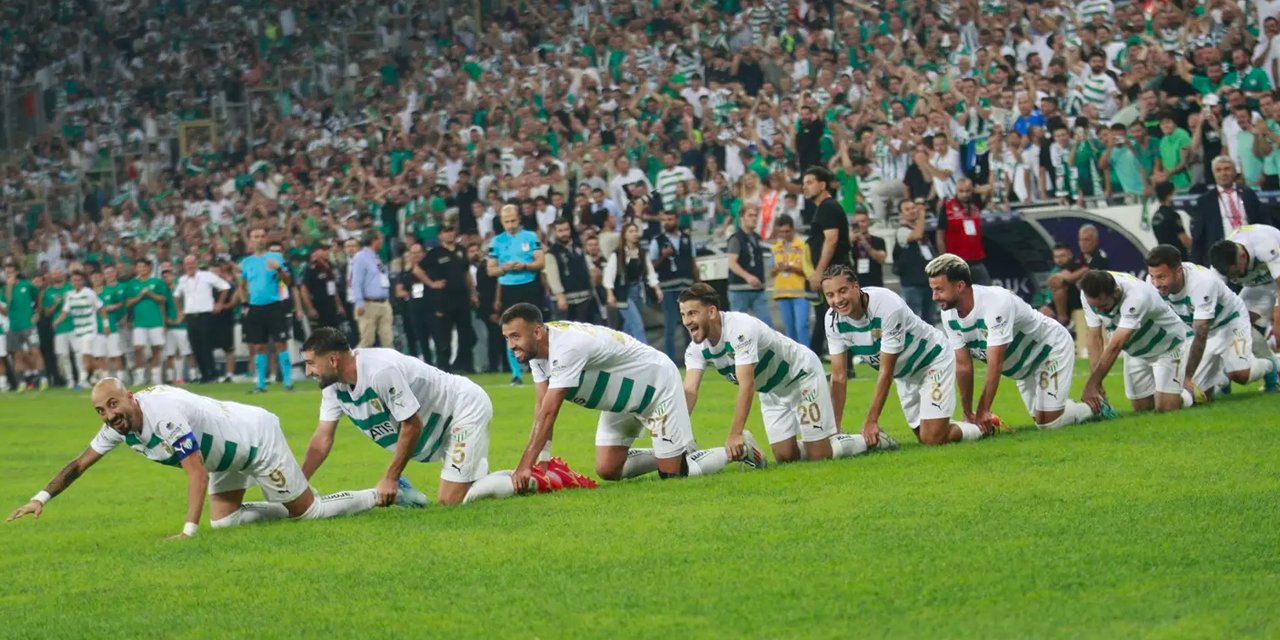 Bursaspor'a Premier Lig müjdesi: Taraftarlar şimdiden havalara uçtu