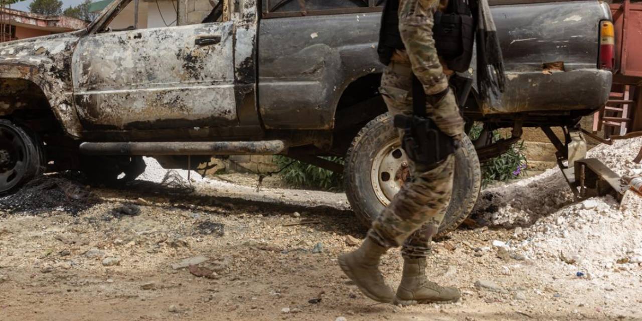 Silahlı çete kasabaya saldırdı: Çoluk çocuk demeden katletti