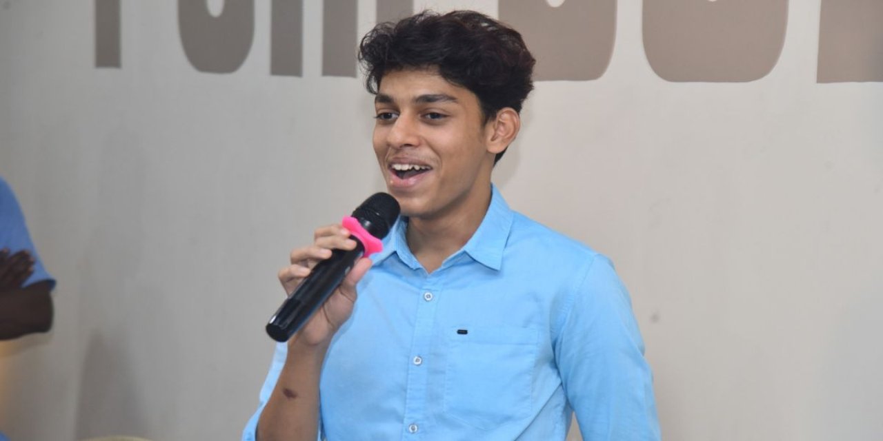 19 yaşında 400 dil öğrendi