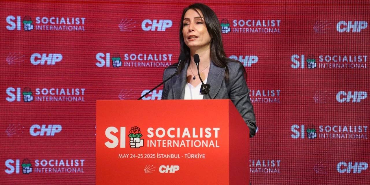 Tülay Hatimoğulları Sosyalist Enternasyonal toplantısına katıldı