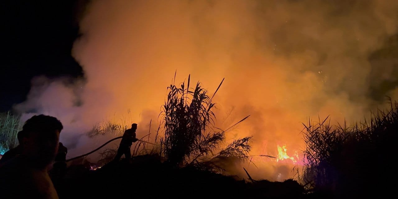 Samandağ ayağa kalktı, ekipler zamanla yarıştı