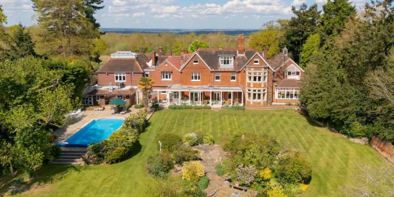 Ünlü yönetmenin evi satışa çıkarıldı: 365 milyon isteniyor