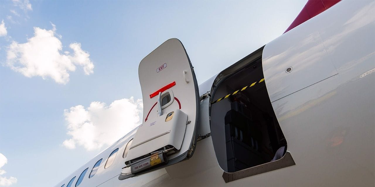 Yolcunun tehlikeli hareketi uçakta krize neden oldu!