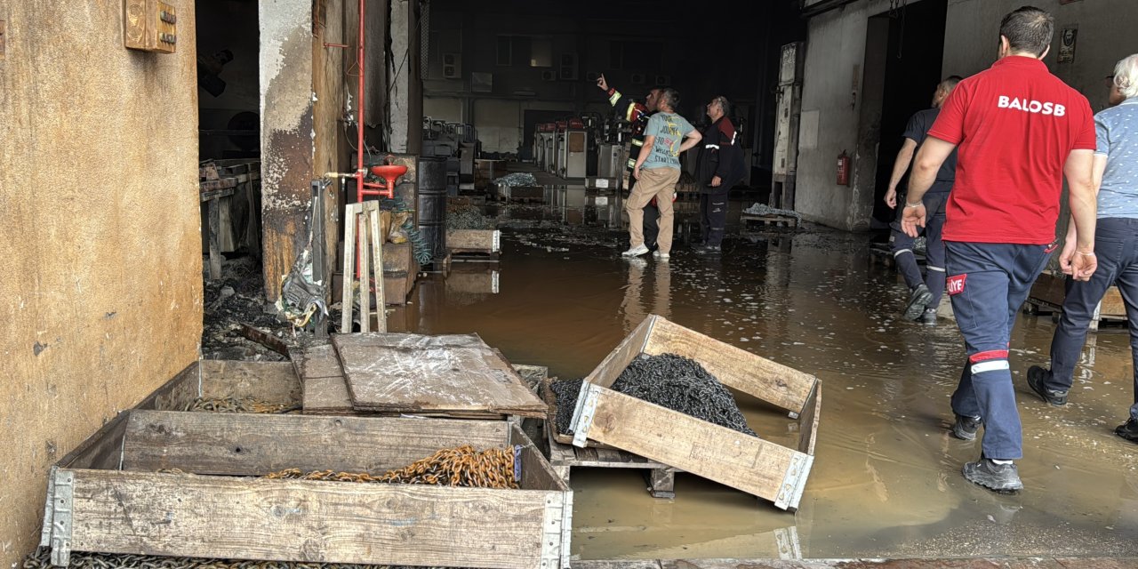 Balıkesir'de fabrikada yangın