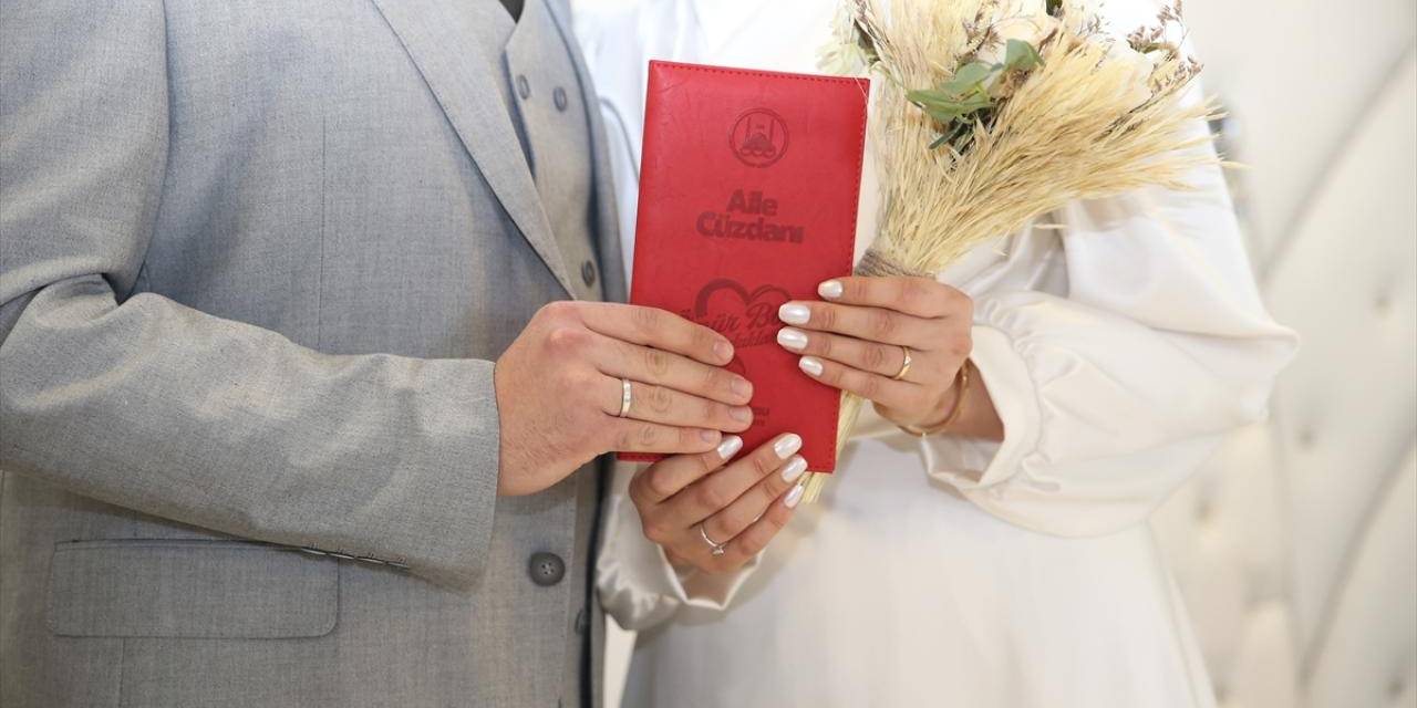 Nikahta 25.05.2025 bereketi: Günler öncesinden randevu aldılar