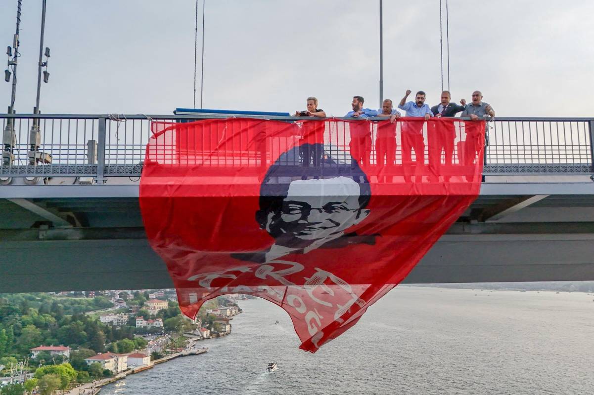 SON DAKİKA! İmamoğlu'nun pankartının köprüye asılmasına soruşturma