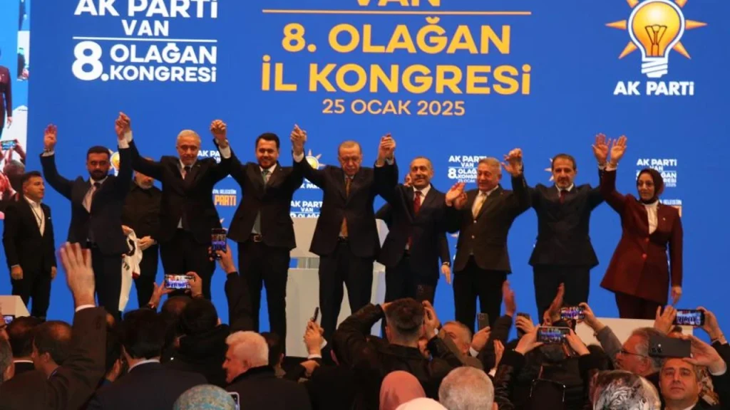AKP'li isim baskılar yüzünden istifa etti!