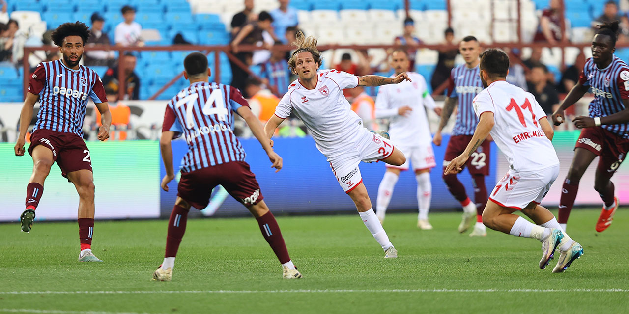 Samsunspor berabere kalmasına rağmen avantajı kaptı