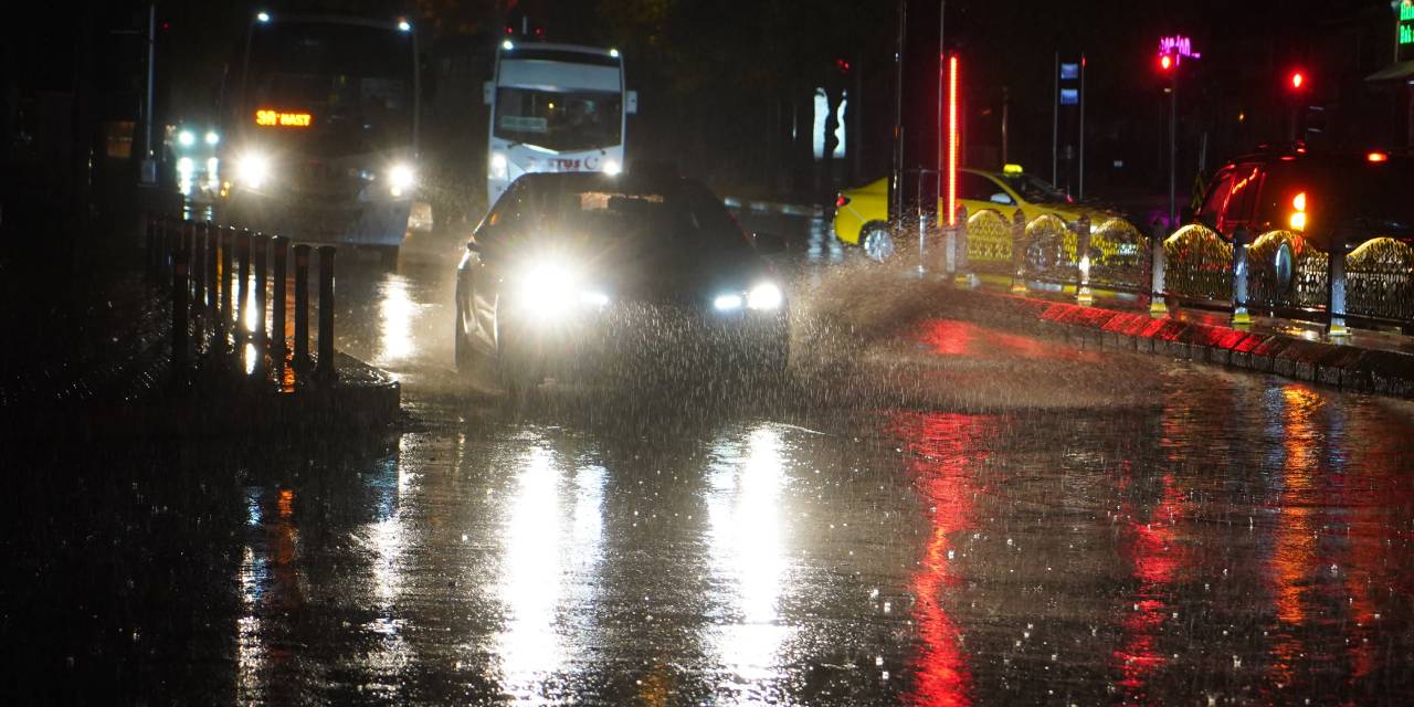 Aniden bastırdı, Edirne'de sağanak etkili oldu