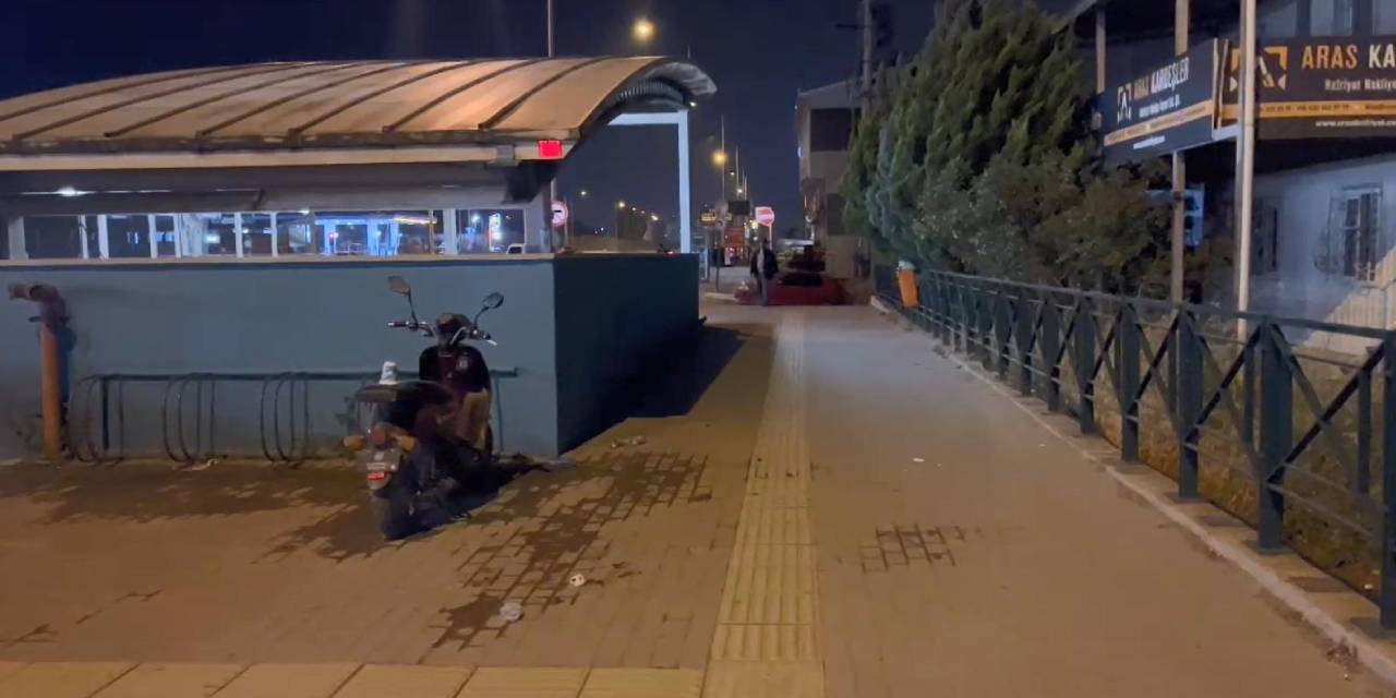 Metro durağında dehşet: 3 arkadaş bıçaklı saldırıya uğradı