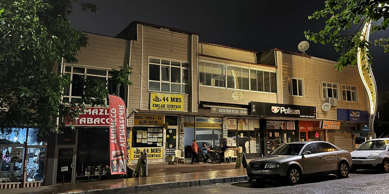 Gece binada mahsur kaldı, çıkmak isterken hastanelik oldu