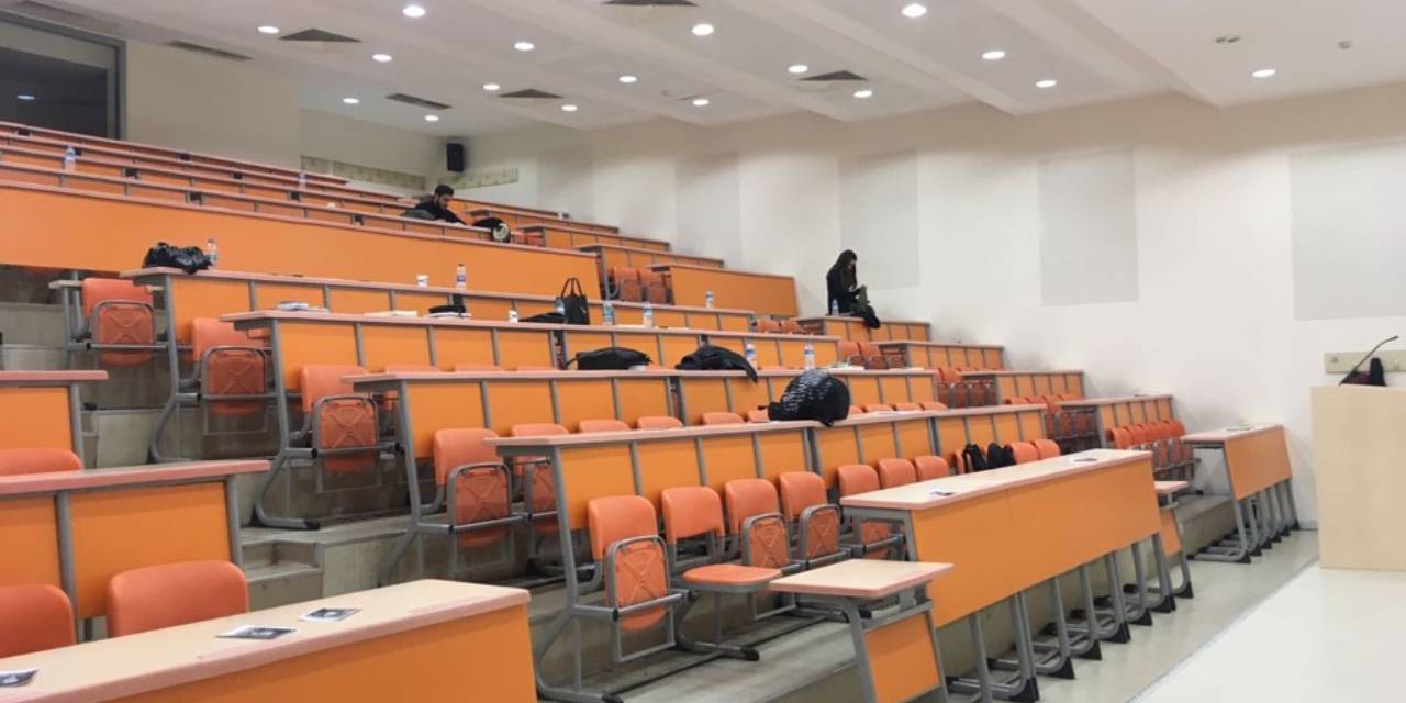 Hukuk profesörünün hırsızlığı ortaya çıktı: Kalem oynatmadan rektörlüğe atanmış