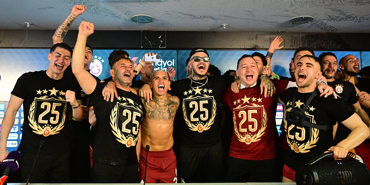 Okan Buruk ayrılacak futbolcuları açıkladı: Bomba Osimhen detayı