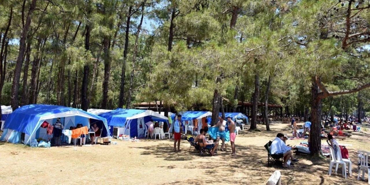 500 bin kişi kapıya dayandı: Herkes içeri girmek istiyor