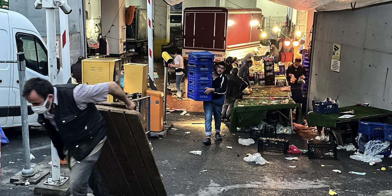 Bayrampaşa pazarı biber gazıyla dağıldı