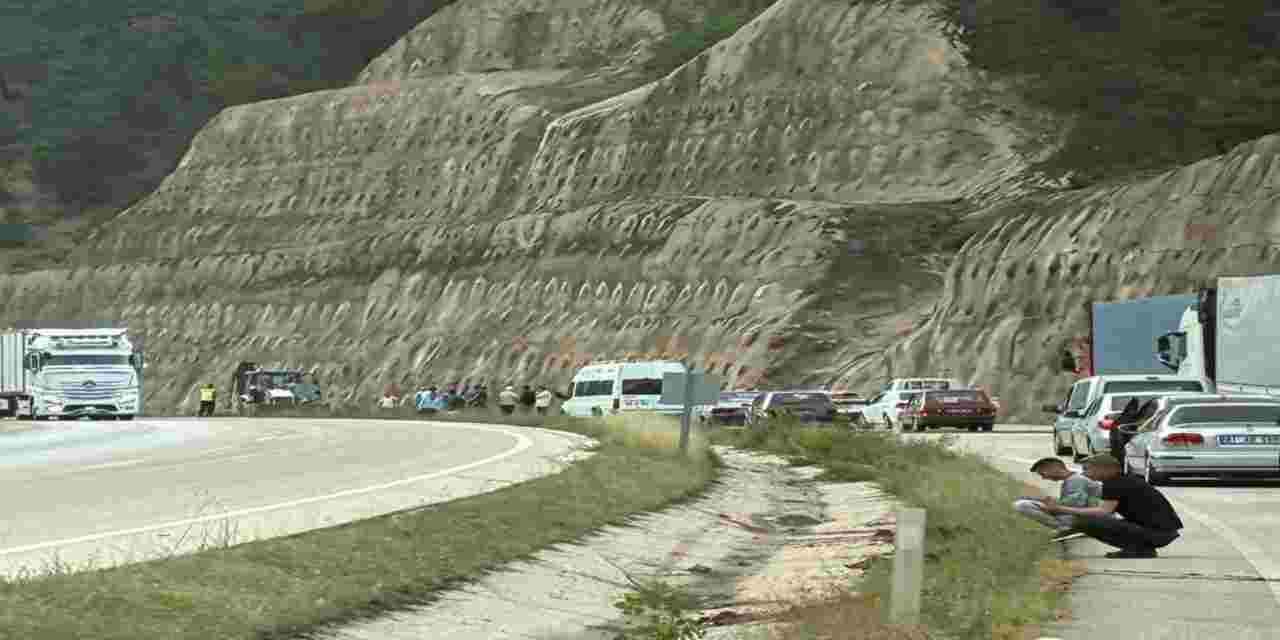 Tokat'ta heyelan! Kara yolu tek yönlü ulaşıma kapandı