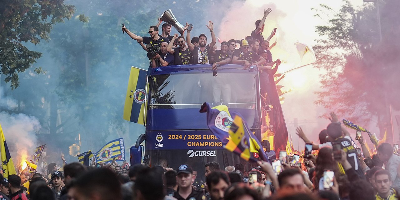 Fenerbahçe şampiyonluğunu kutladı