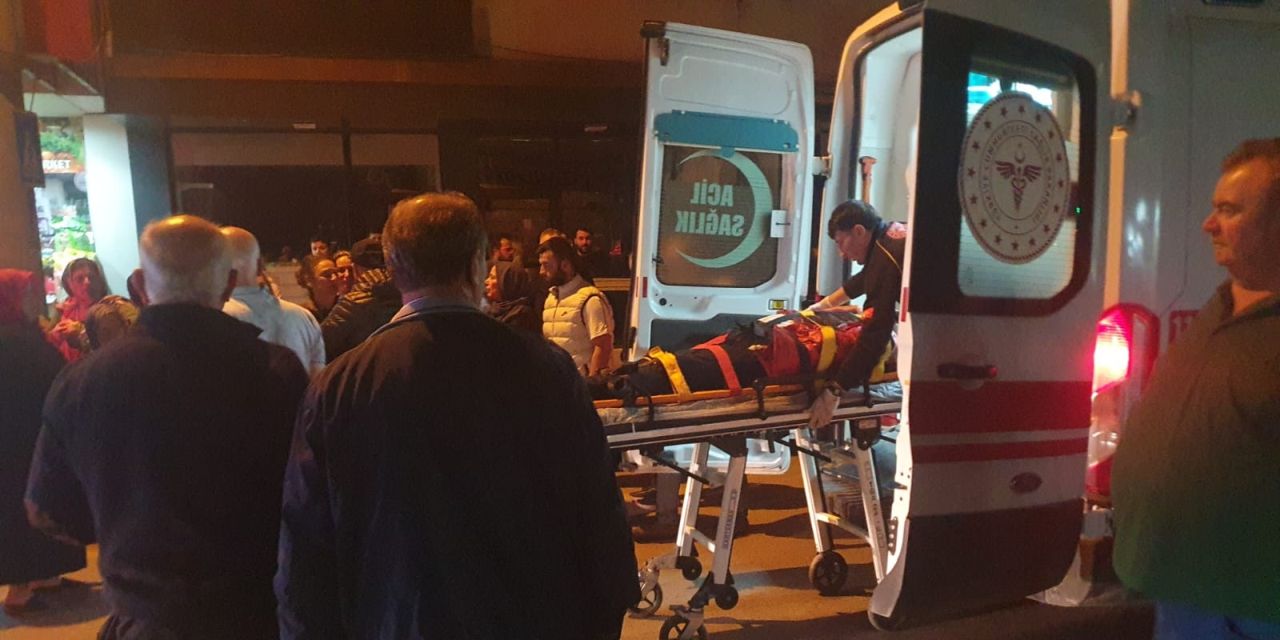 Akyazı’da gece kazası: Emekli polis hastaneye kaldırıldı