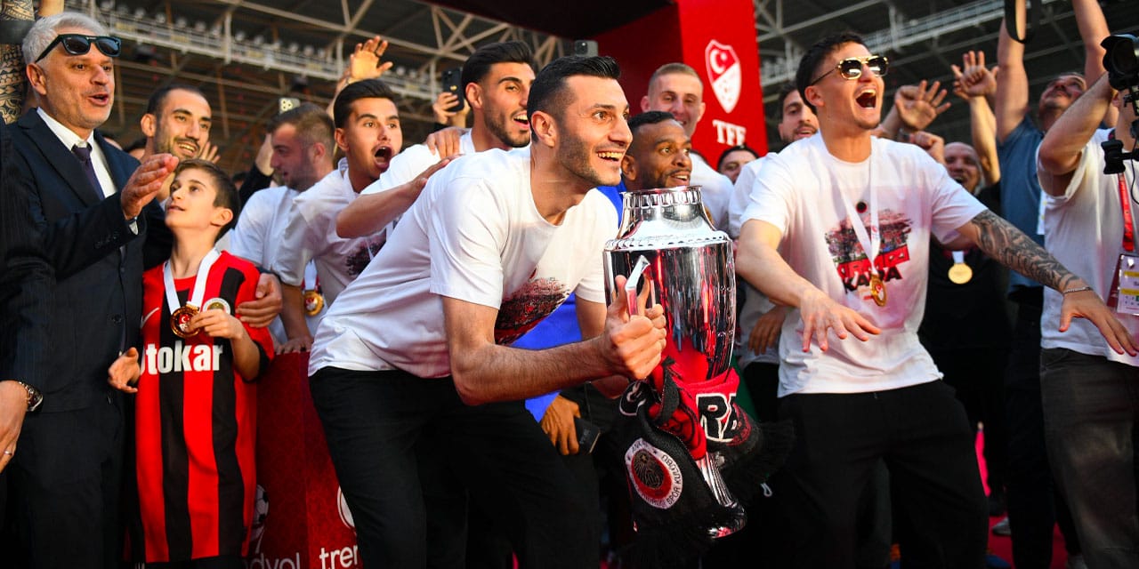 Süper Lig takımı 5 futbolcuya 30 bin Euro ödedi