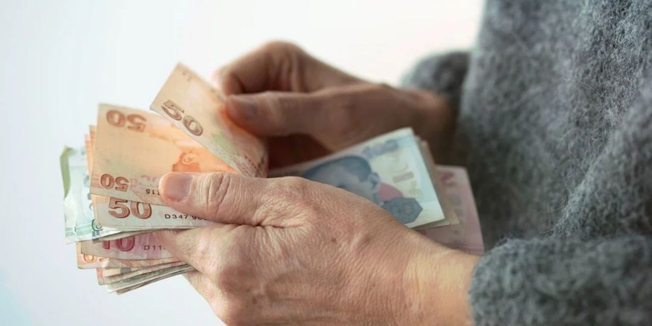 'Bayram ikramiyesinin asgari ücret seviyesine yükseltilmesi gerekir'