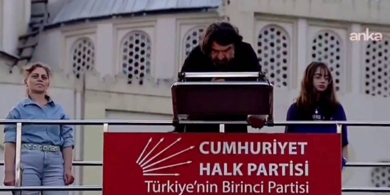 Tutuklu öğrencinin mektubu Esenler'de okundu