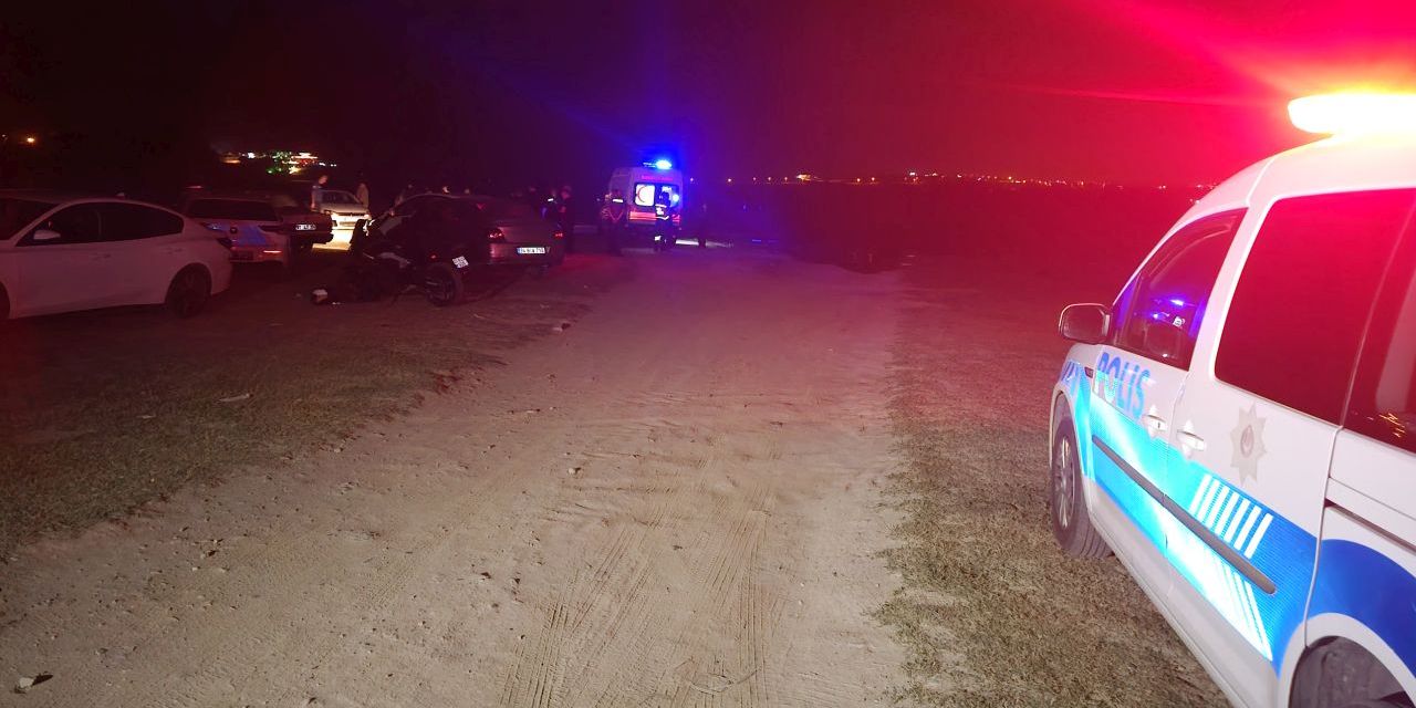 Gezinti kabusa döndü: Tekneden düşen genç gölde kayboldu