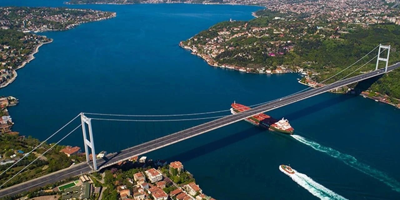İstanbul Boğazı gemi trafiğine kapatıldı
