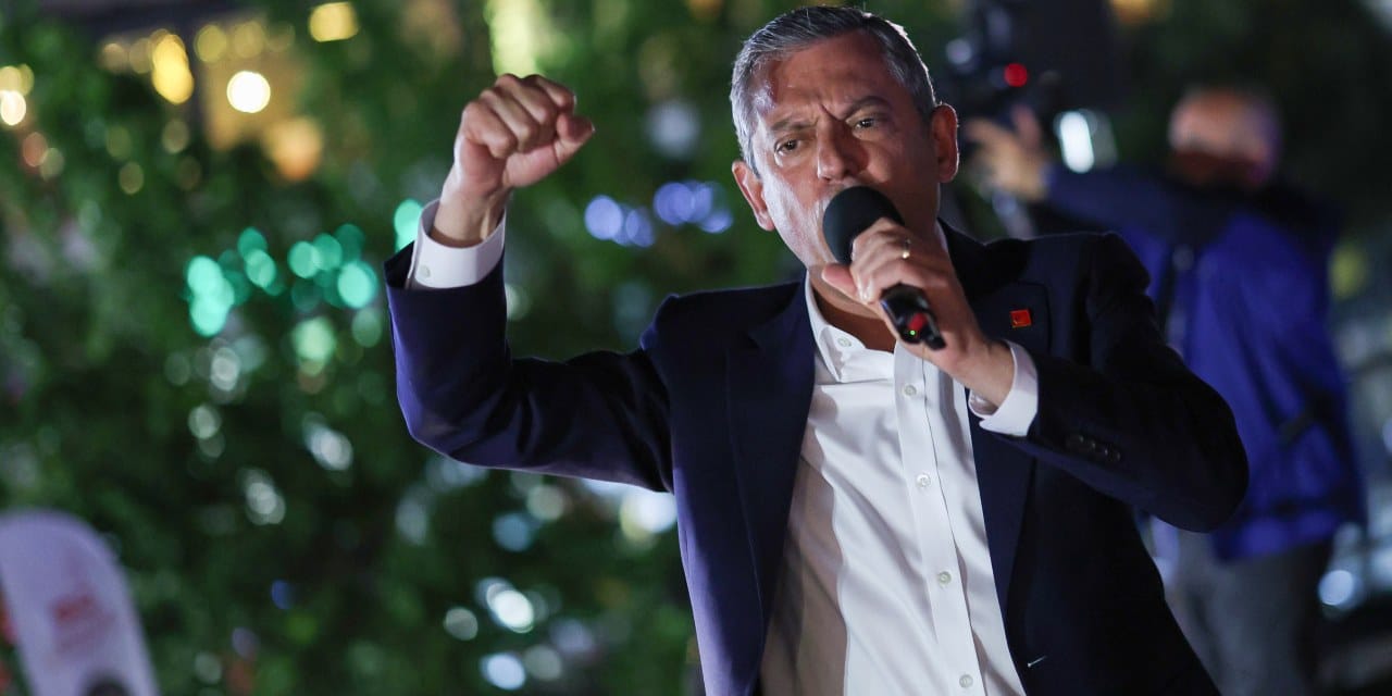 Özgür Özel: Bütün işçileri sendikalı olmaya davet ediyoruz