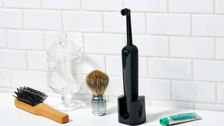 Aldatıldığını elektrikli diş fırçasından anladı!