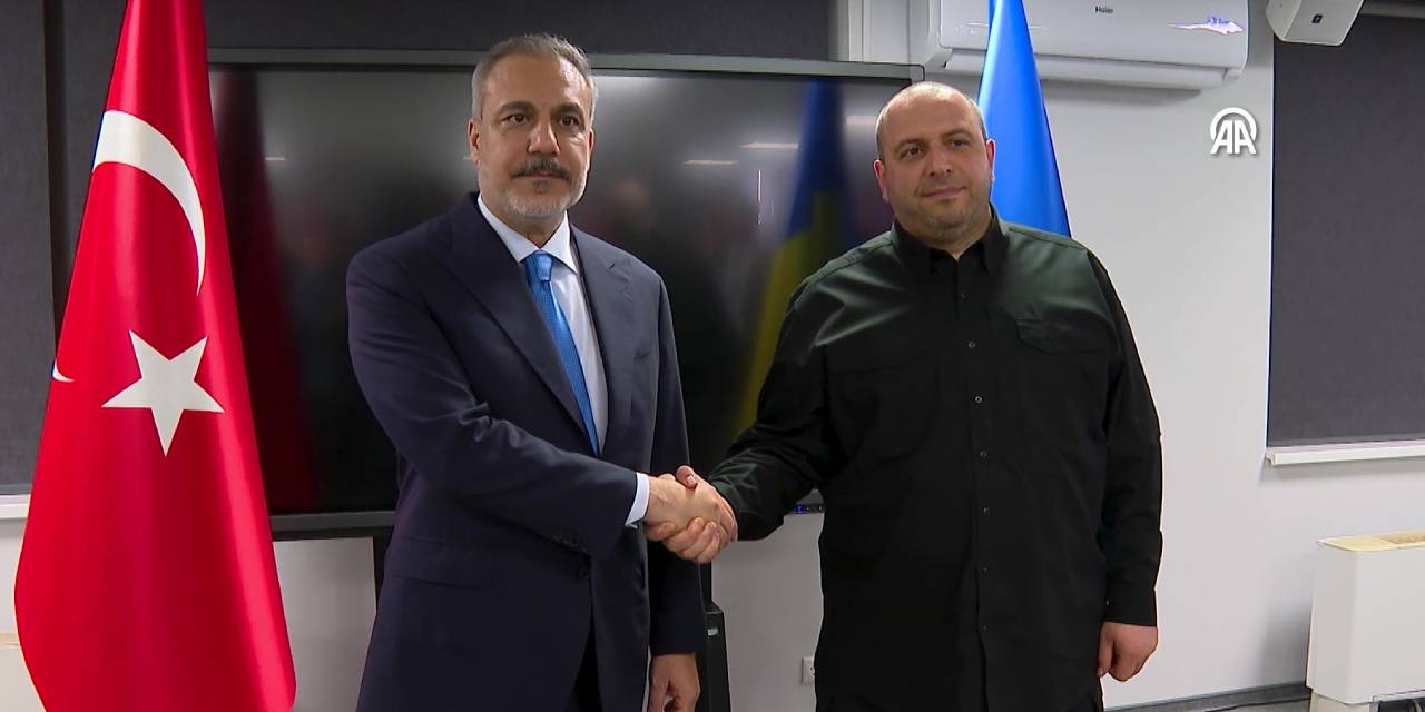 Hakan Fidan Ukrayna Savunma Bakanı ile görüştü