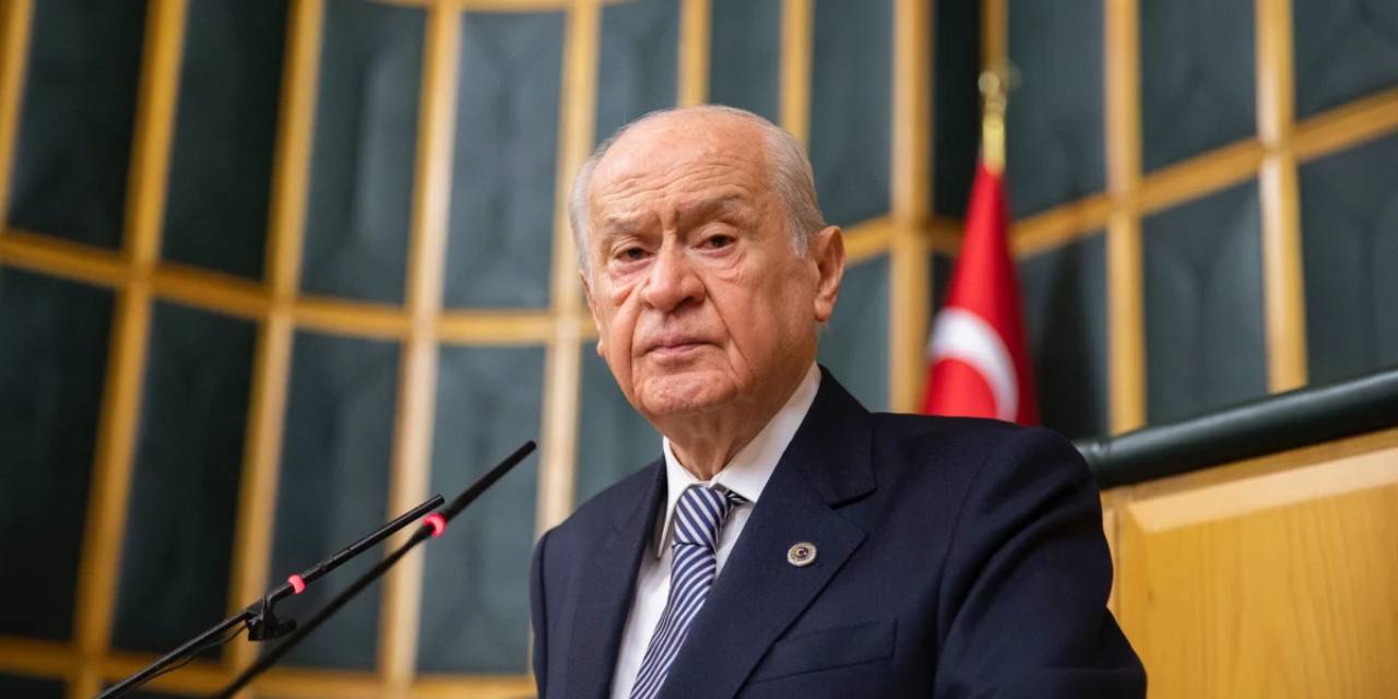 Bahçeli'den Davutoğlu'na teşekkür telefonu!