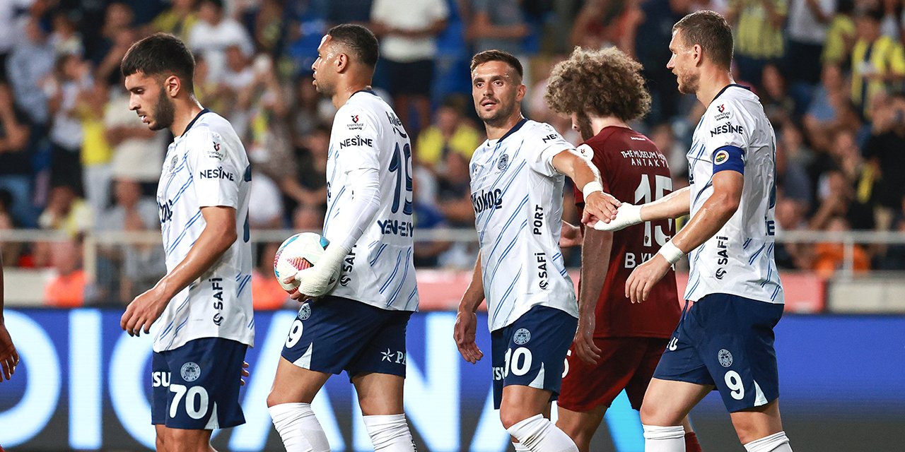 Fenerbahçe'de yaprak dökümü: Bir ayrılık daha açıklandı