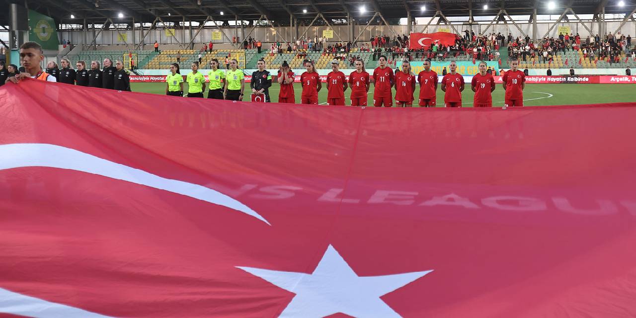 Milli Takım 1-0 öne geçtiği maçta yıkıldı