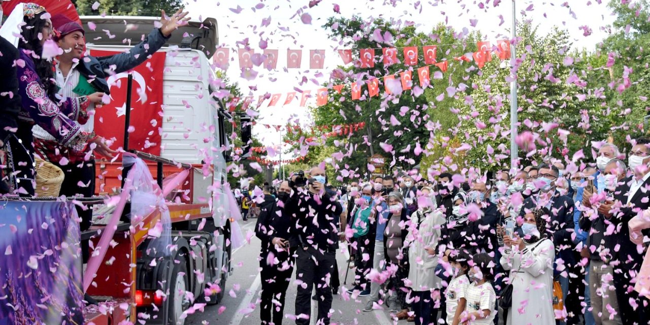 Isparta'da Gül Festivali: Yurttaşlar etkinlikten etkinliğe koştu