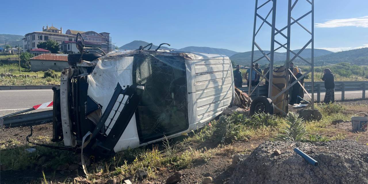 Bingöl'de feci kaza: 1'i çocuk 5 kişi yaralandı