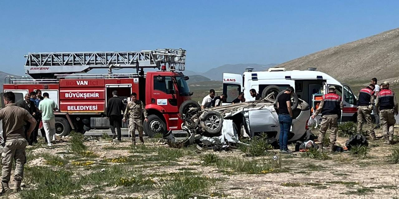 Van'da feci kaza: Ölü ve yaralılar var