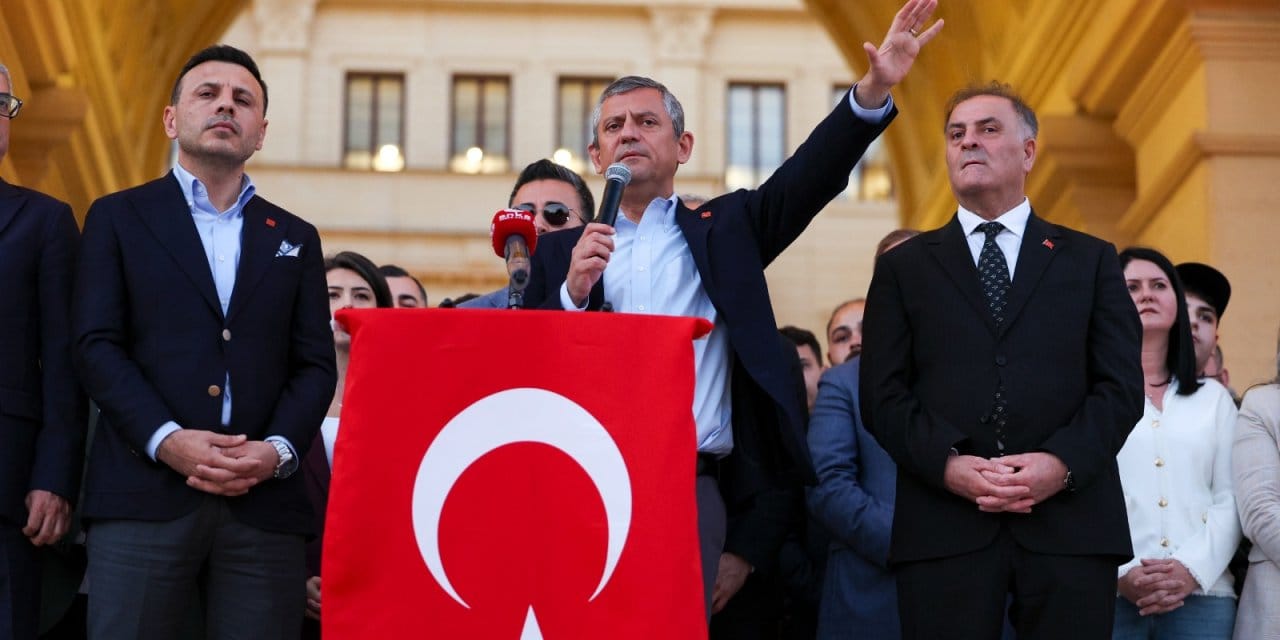 Özgür Özel Büyükçekmece Belediyesi'nde konuştu